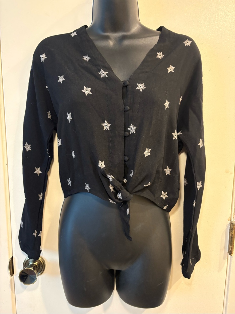 Rails Top Womens Small Black Rivet Star Cropped Knot Front Long Sleeve